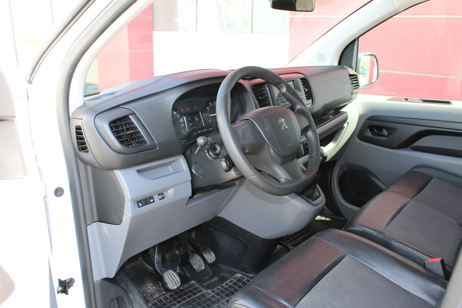 Peugeot Expert L3 2,0 BlueHDi MT6 - Image 11