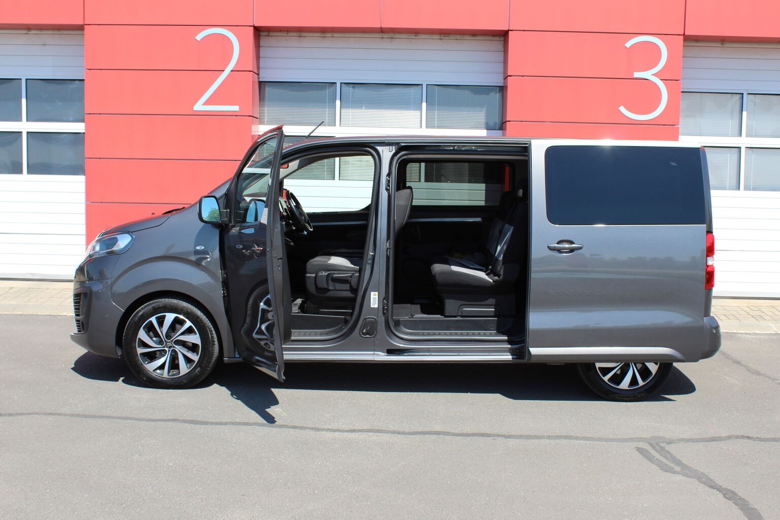 Citroën SpaceTourer L2 2,0 BlueHDi 180k EAT8 - Image 6