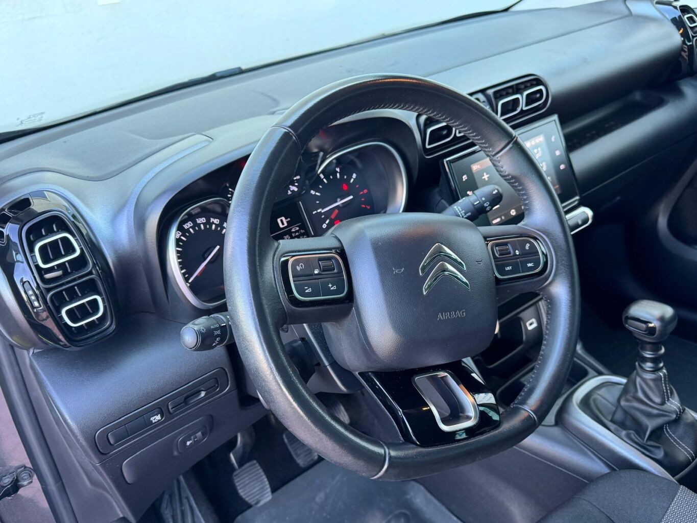 Citroën C3 Aircross SHINE PureTech 110k - Image 8
