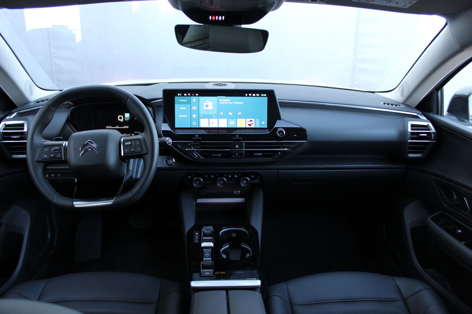 Citroën C5 X SHINE Plug-in Hybrid 225 ë-EAT8 - Image 12