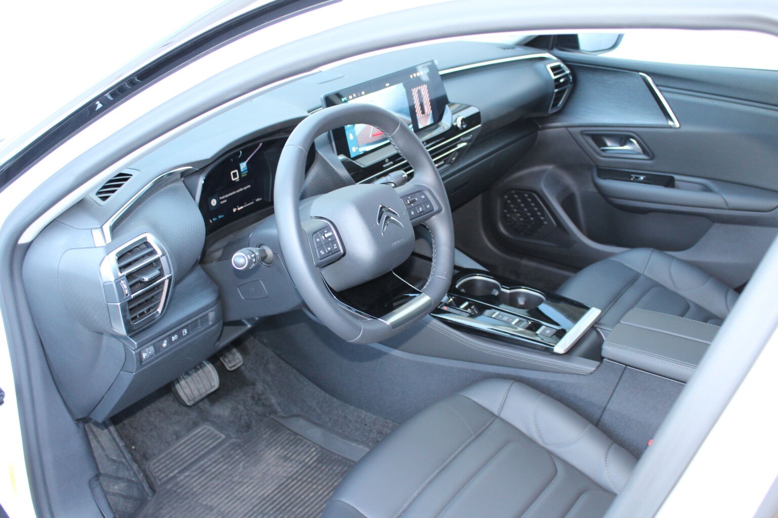 Citroën C5 X SHINE Plug-in Hybrid 225 ë-EAT8 - Image 9