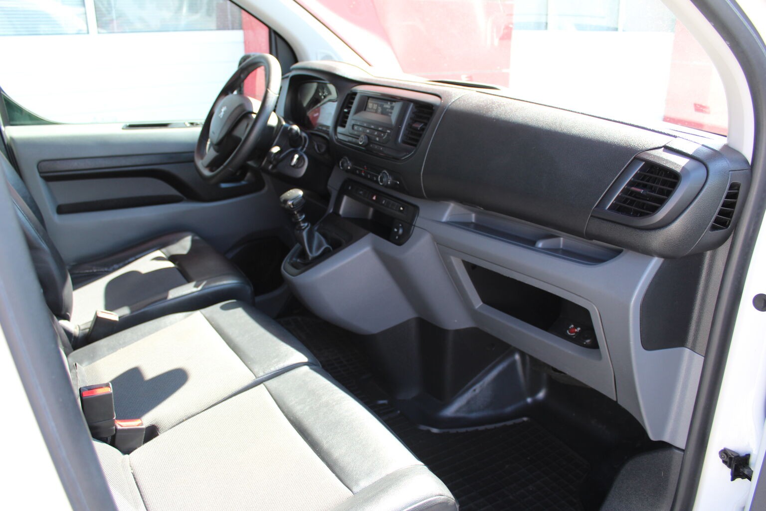 Peugeot Expert L3 2,0 BlueHDi MT6 - Image 13
