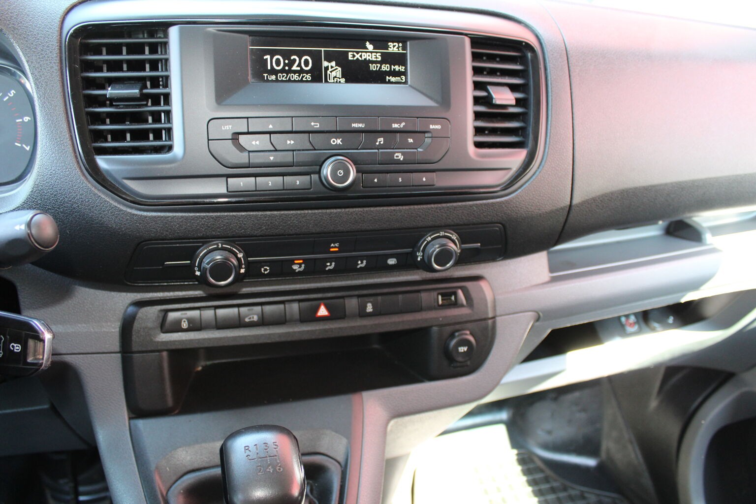 Peugeot Expert L3 2,0 BlueHDi MT6 - Image 10