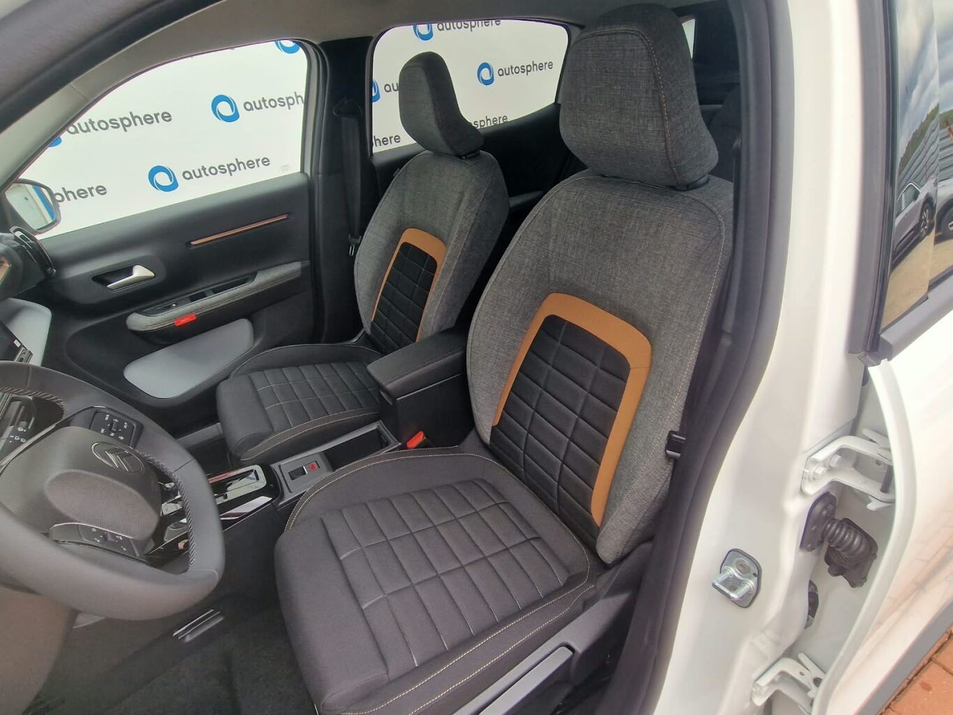 Citroën C3 Aircross PLUS Hybrid 145 ë-DCT6 - Image 10