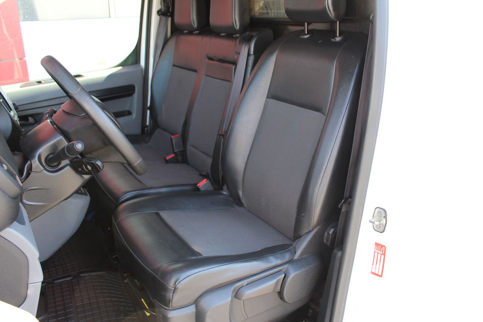 Peugeot Expert L3 2,0 BlueHDi MT6 - Image 12