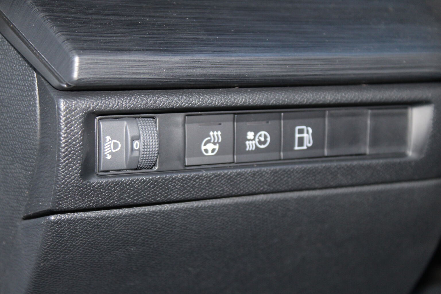 Citroën C5 X SHINE Plug-in Hybrid 225 ë-EAT8 - Image 14