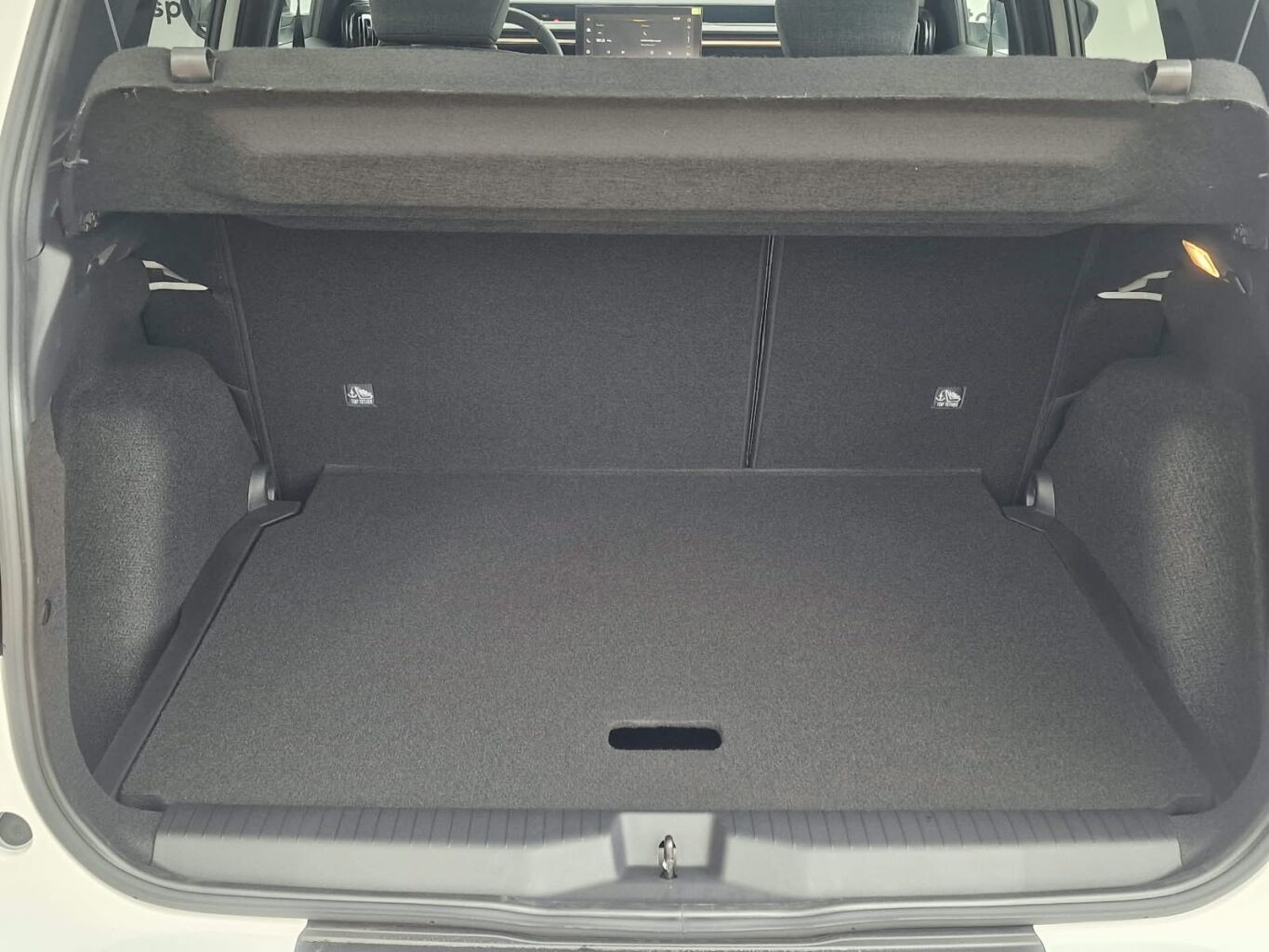 Citroën C3 Aircross PLUS Hybrid 145 ë-DCT6 - Image 12