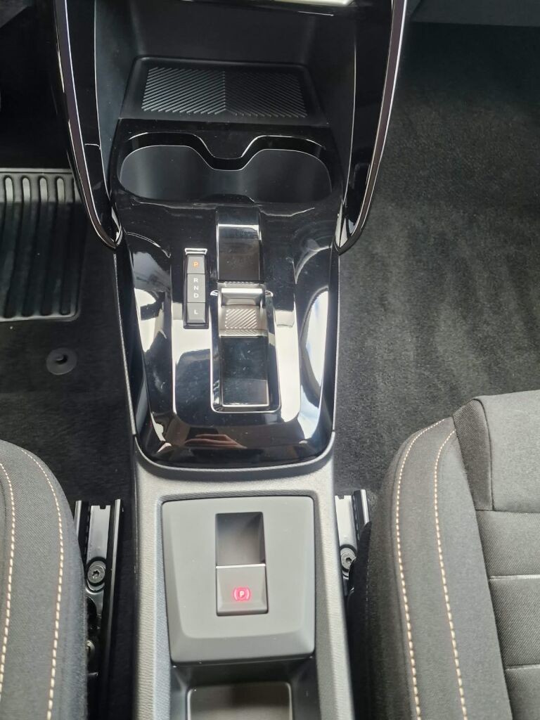 Citroën C3 Aircross PLUS Hybrid 145 ë-DCT6 - Image 8