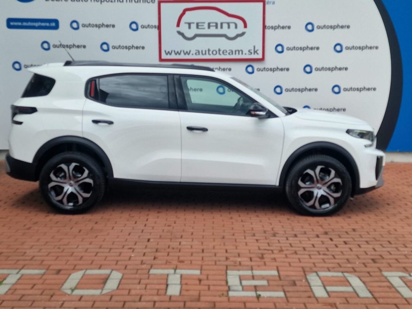Citroën C3 Aircross PLUS Hybrid 145 ë-DCT6 - Image 3
